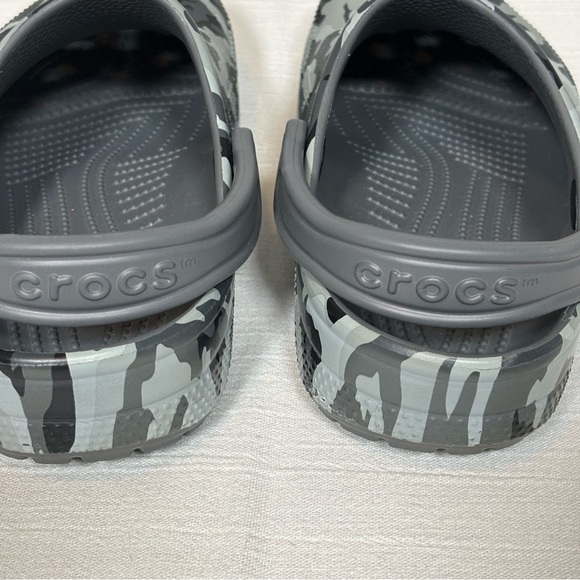 Crocs Classic Printed Camo Clogs-Black Slate Grey-Kid Size Junior 5 - Picture 5 of 11